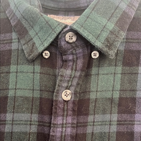 Eddie Bauer Men's Green Plaid Shirt Medium - Picture 3 of 9